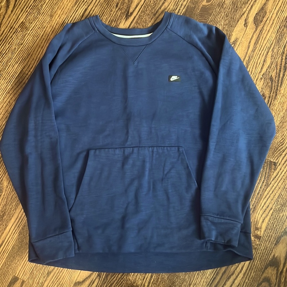 Nike Men’s Crewneck sweatshirt with pocket